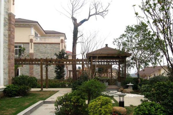 别墅庭院防腐木花架结构设计与施工搭建